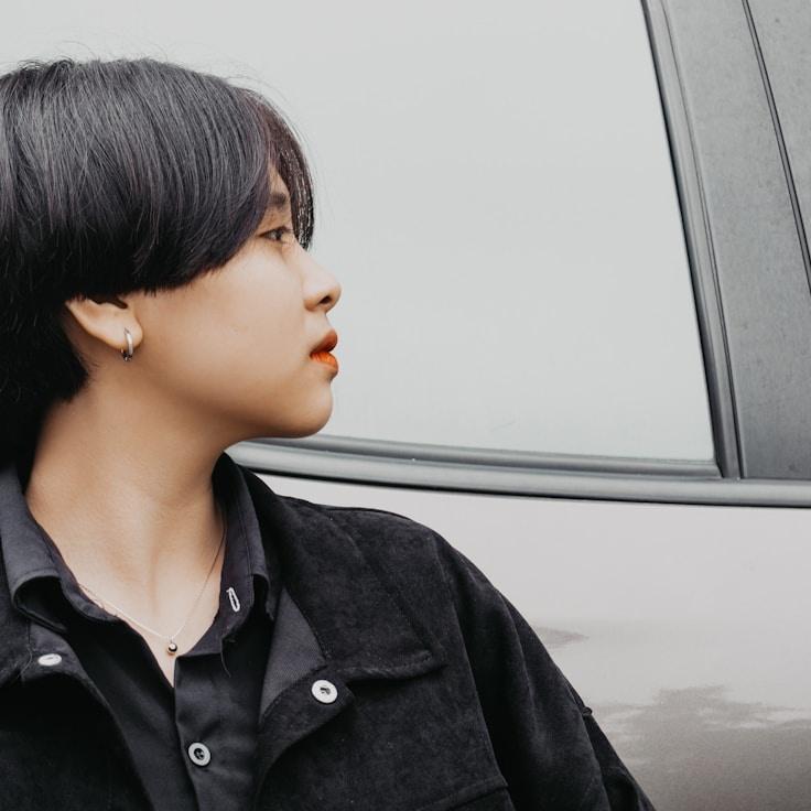 Mina Kapoor, Client Relations Director, discussing corporate gifting strategy with business clients